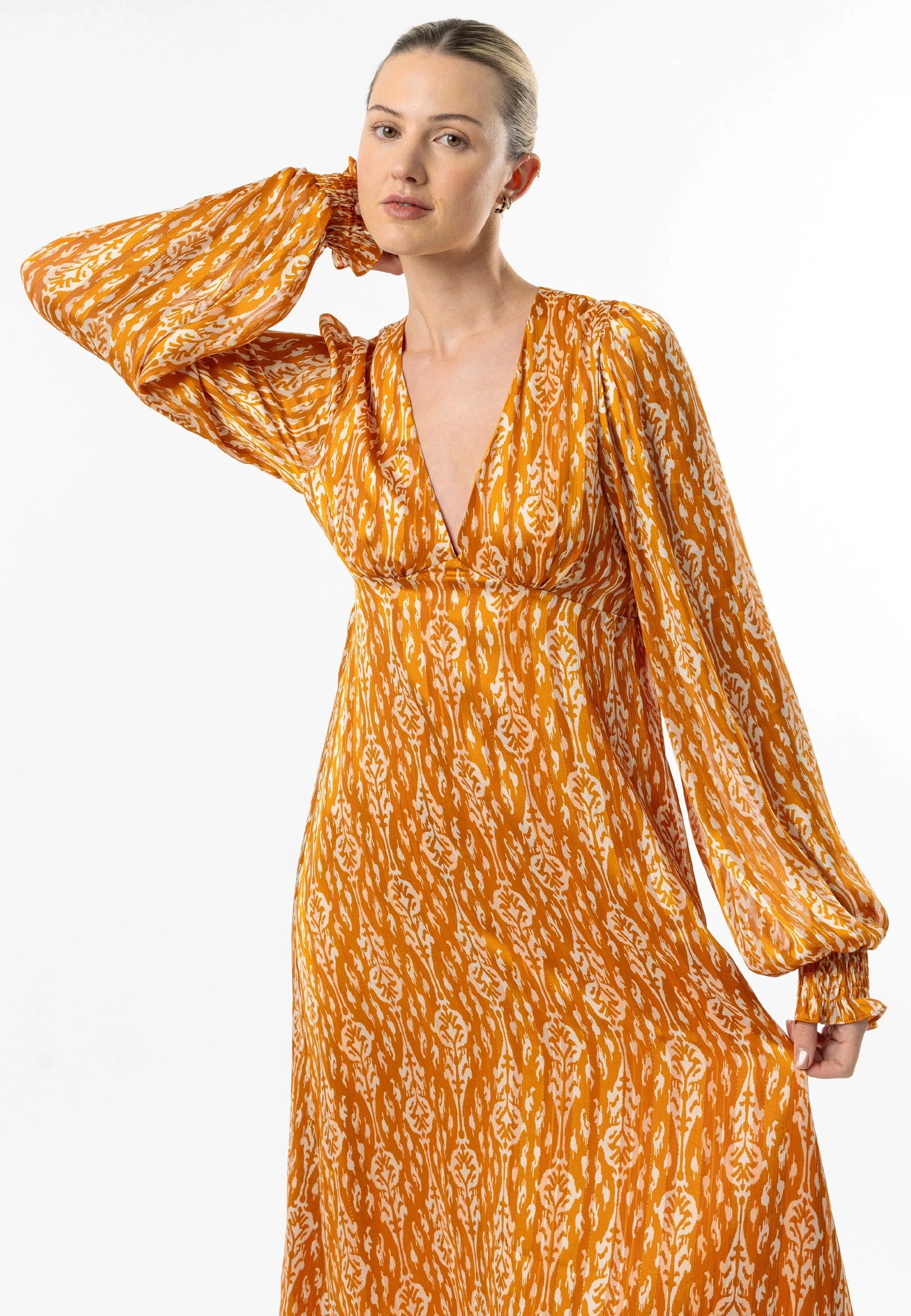 Angeleye V-neck Long Sleeve Midi Dress In Orange Print