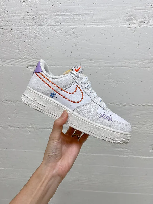 Nike Women's Air Force 1 '07 SE Shoes White/Sail/Green Glow/Safety Orange Sail DX2348 100