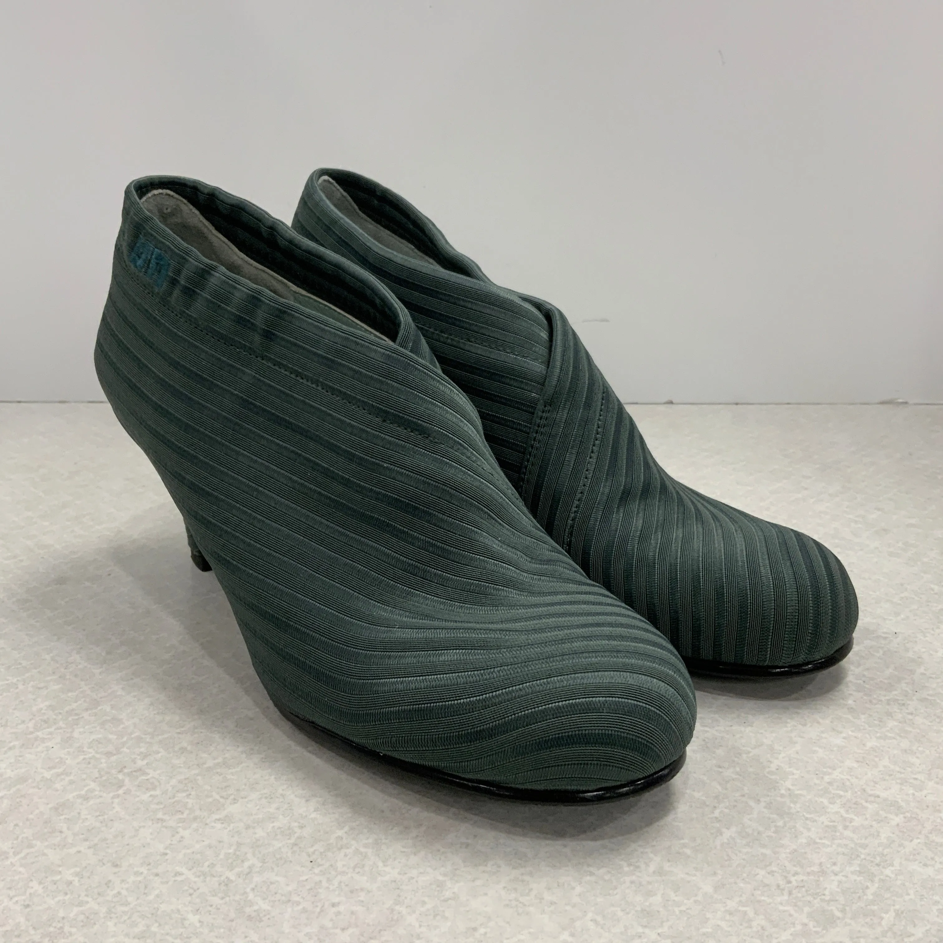 Shoes Heels Kitten By UNITED NUDE In Green, Size: 9