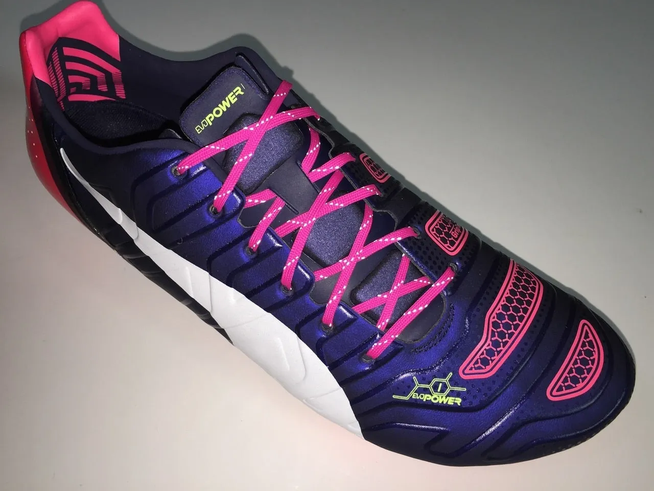 SR4U Reflective Laces Neon Pink