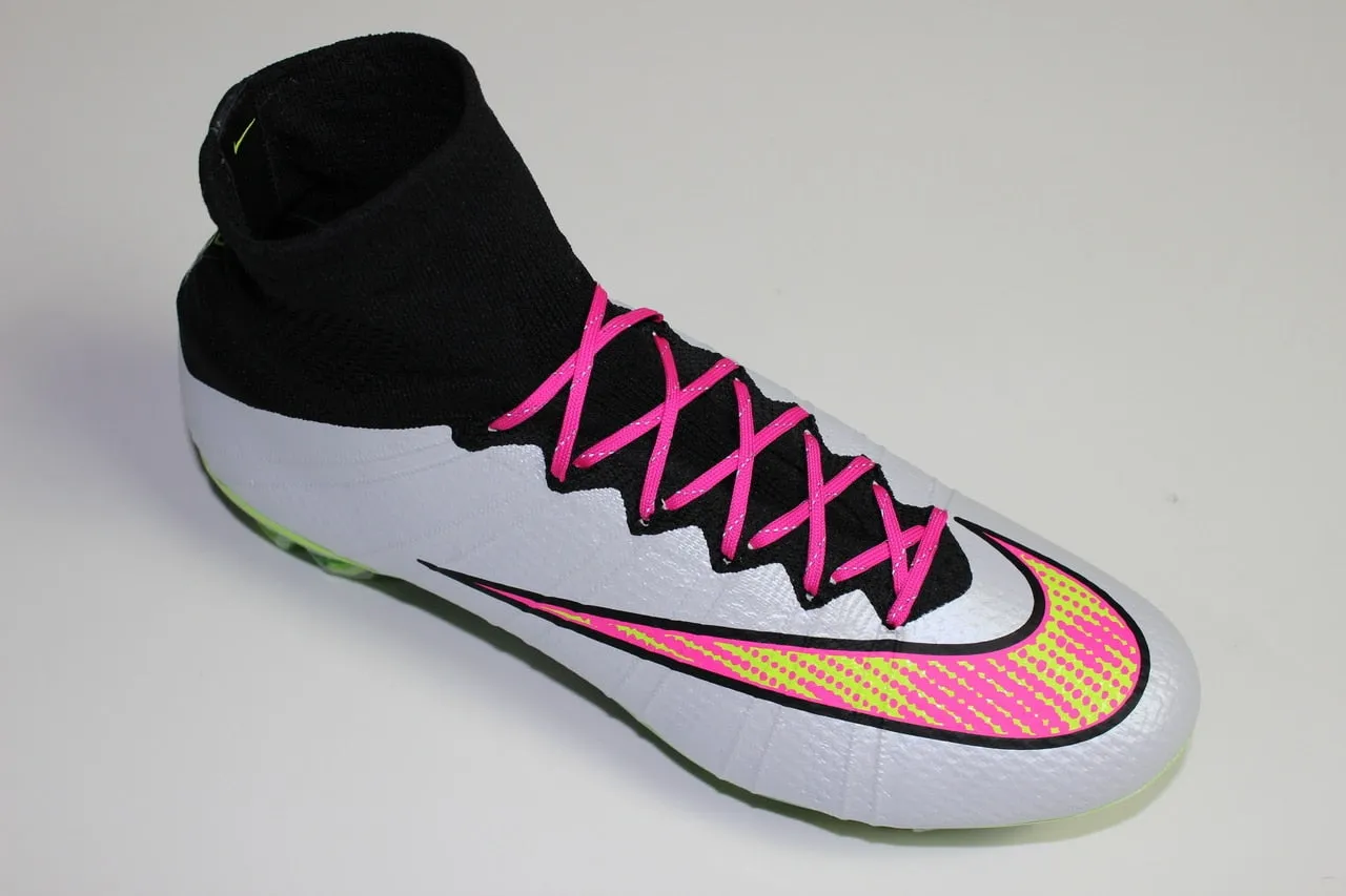 SR4U Reflective Laces Neon Pink