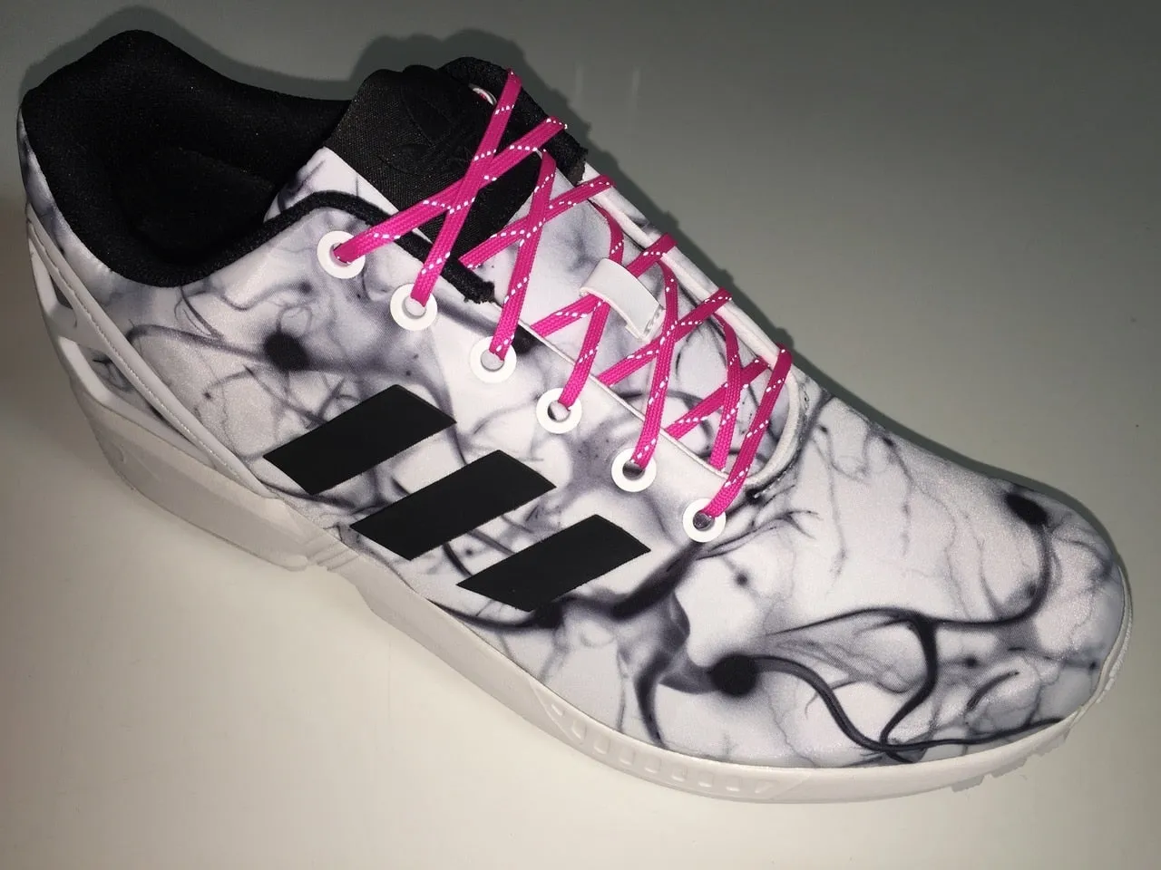 SR4U Reflective Laces Neon Pink