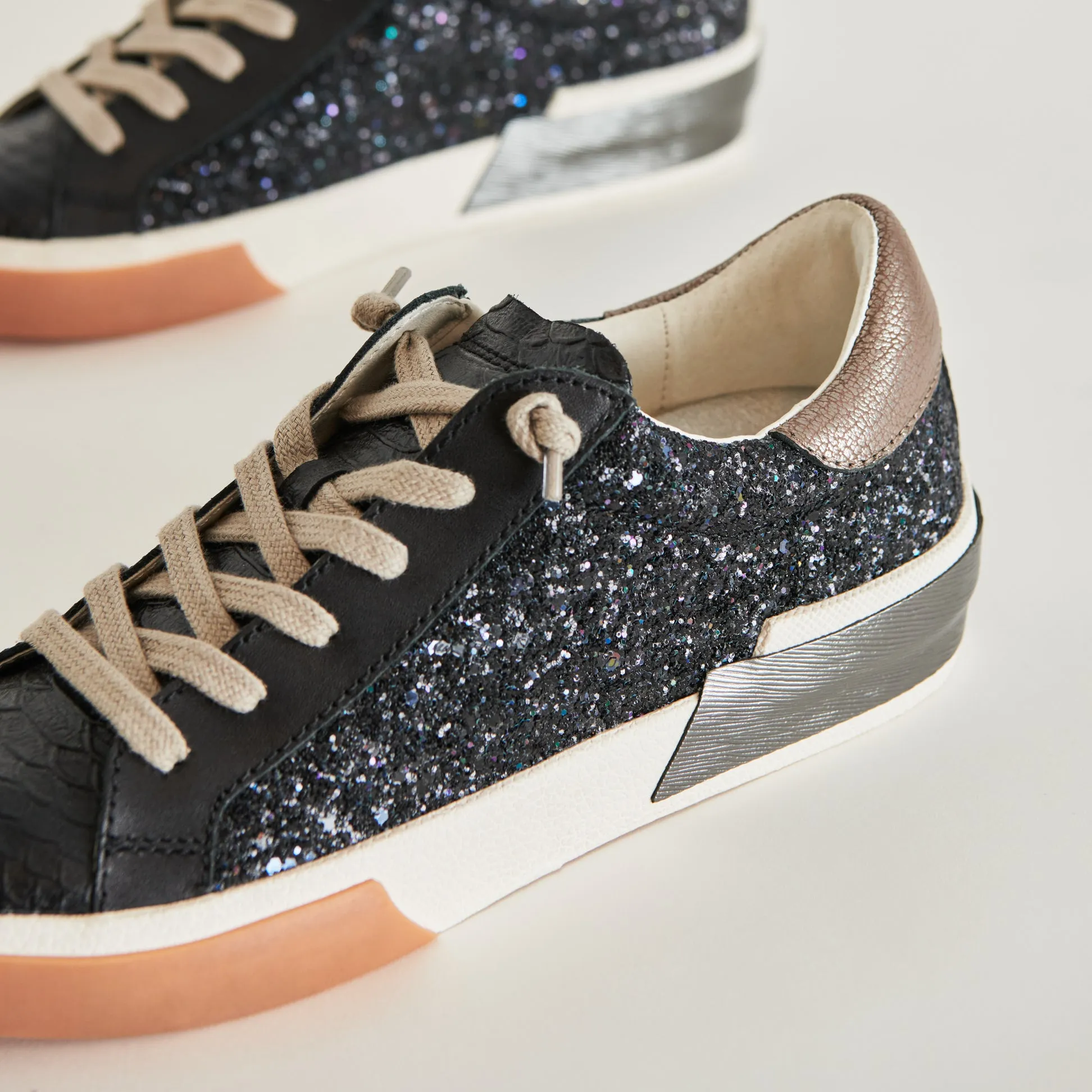 ZINA SNEAKERS BLACK SHIMMER GLITTER